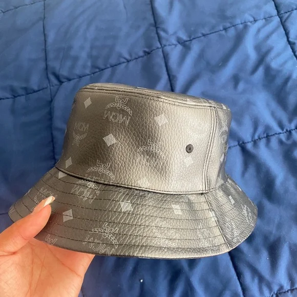MCM Bucket Hat (unisex) 24673097_54764793_322.jpg main image 4